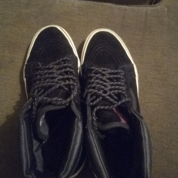 Vans - Picture 1 of 2